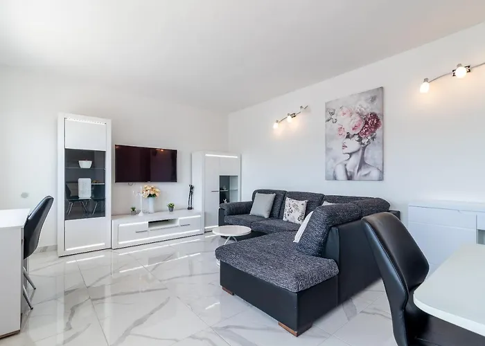 Apartment M&A